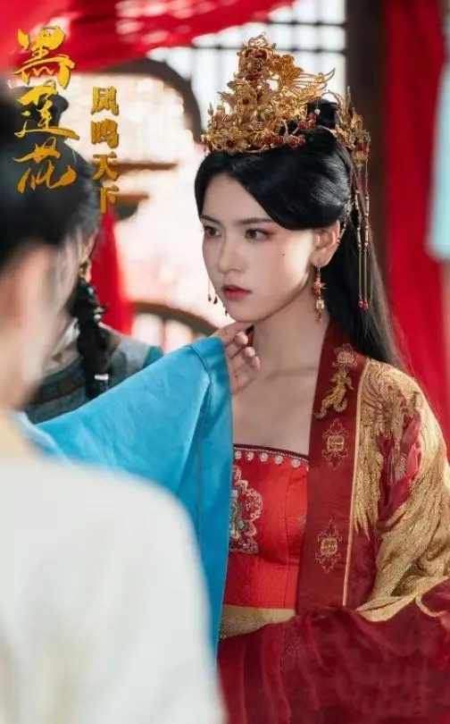 《黑莲花凤鸣天下》：霸总套路玩出新花样，“女儿被砸”成年度名场面！